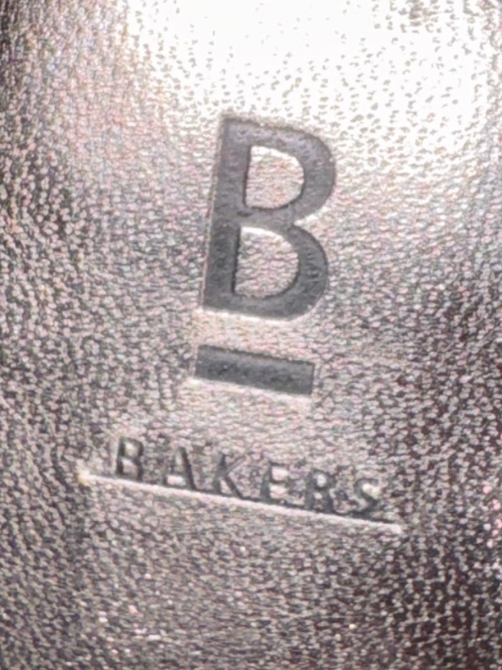 Bakers Metallic Gray Embossed Logo Detail. Size:7 - Picture 9 of 10